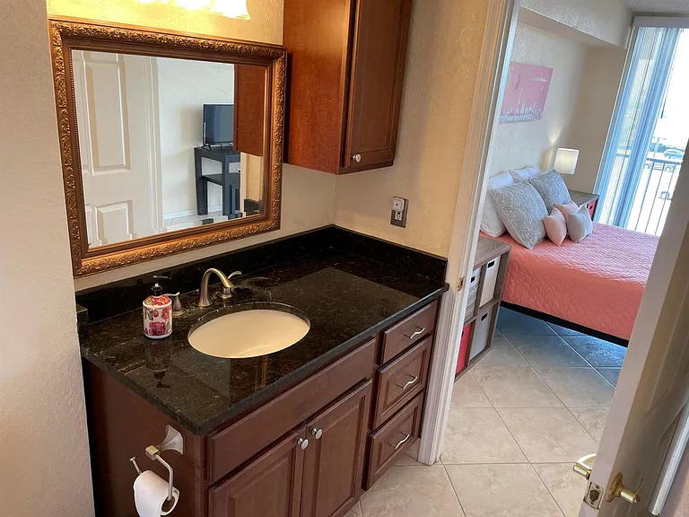 1801 N Flagler Dr #818 — Photo 11