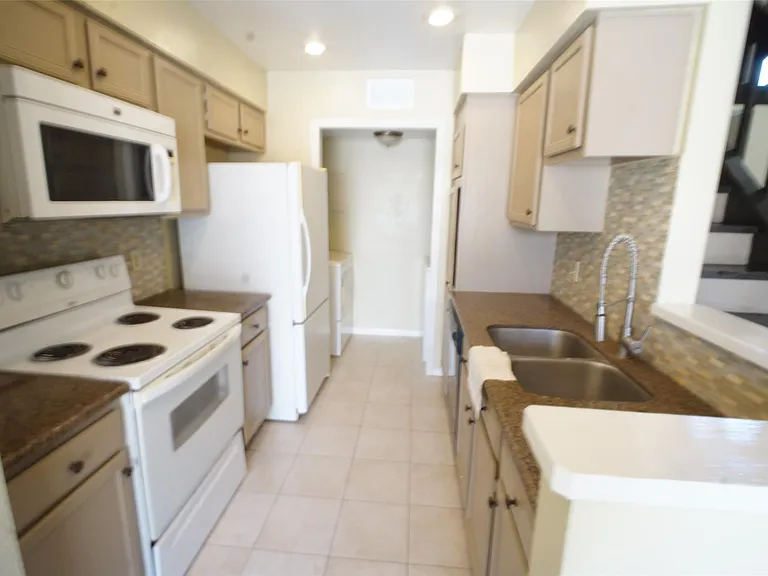 8263 Sands Point Dr #170 — Photo 4