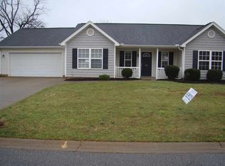 200 Glastonbury Dr, Greer, SC 29651