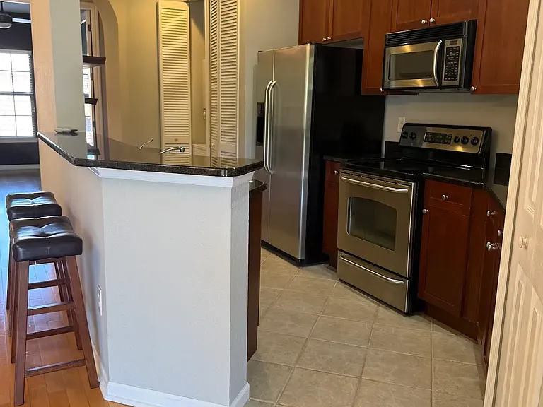 455 La Travesia Flora St #202 — Photo 18