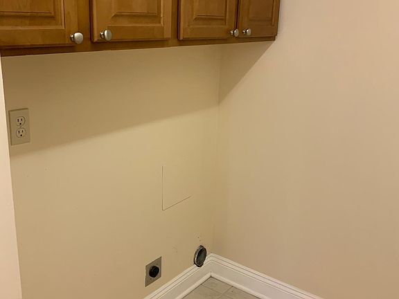 3rd image of 1716 Lions Dr
