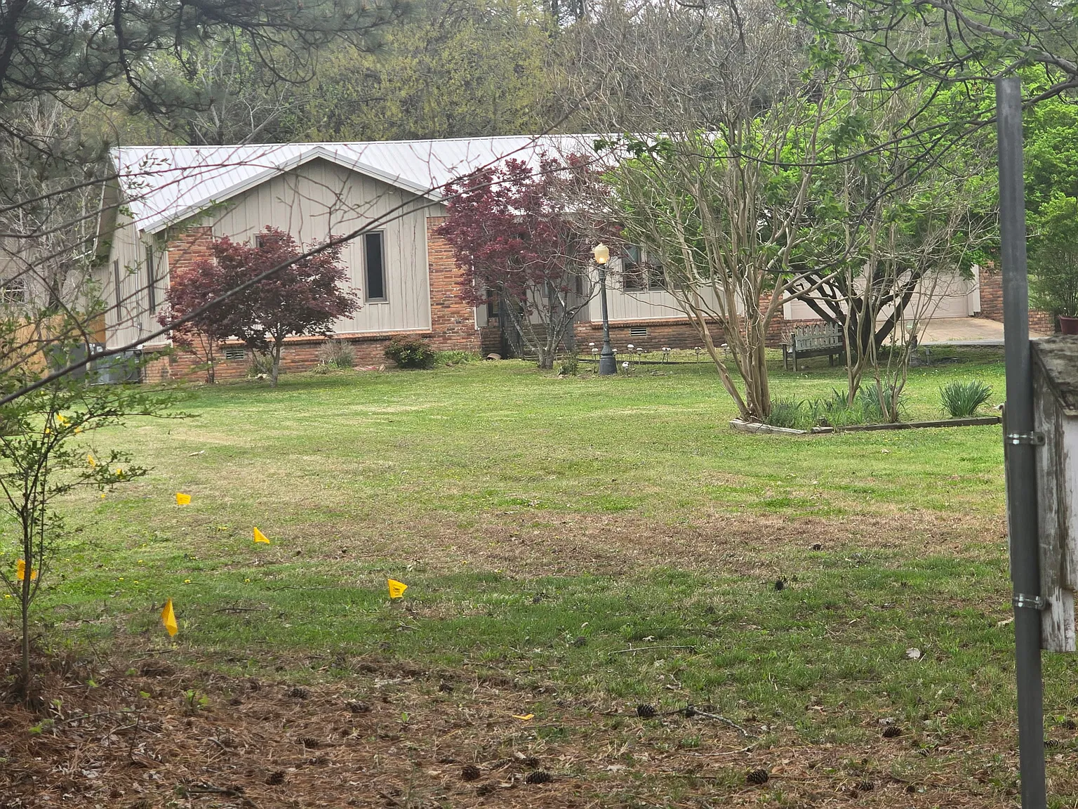3 bed, 2.5 bath, 2481 sqft, $2,100 — Photo 2