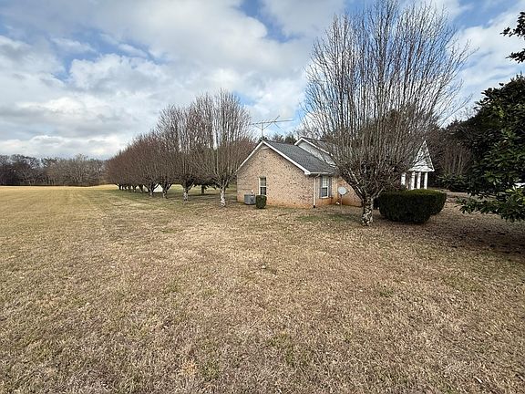 3rd image of 4197 Betty Ford Rd