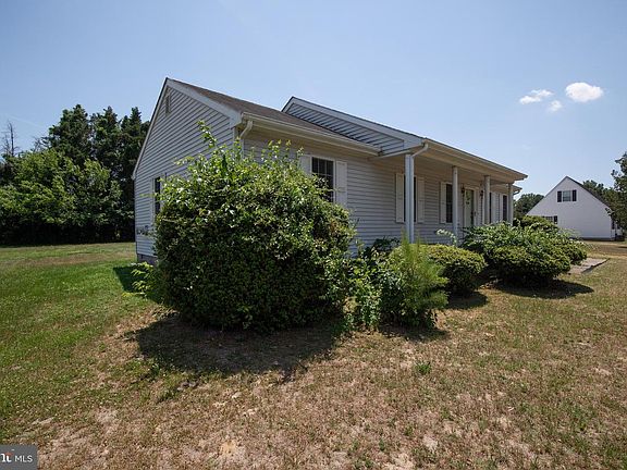 3rd image of 8235 Burnt Branch Dr
