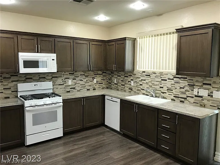 9746 Kampsville Ave — Photo 3