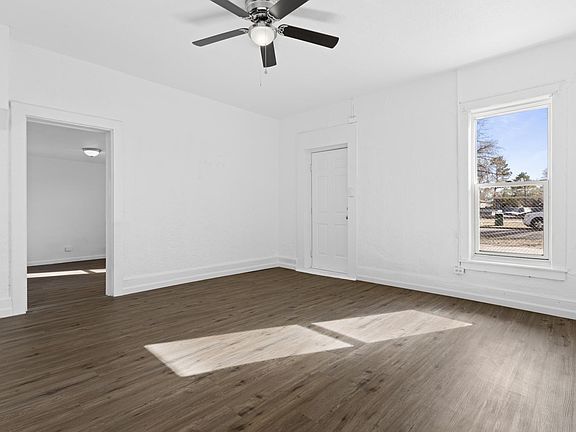 4th image of 609 E 7th St