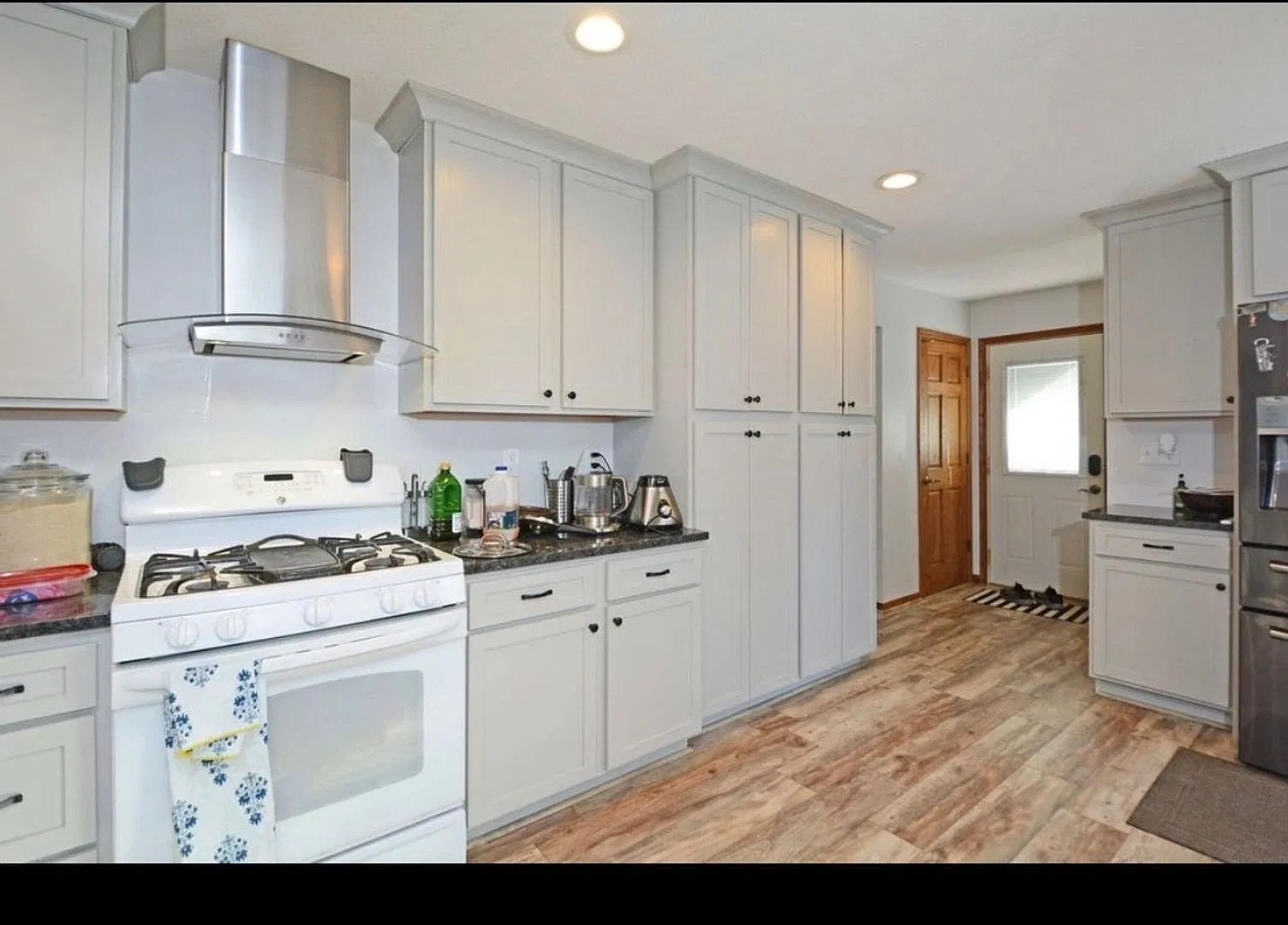 Spacious 4BR House in Prior Lake — Photo 3