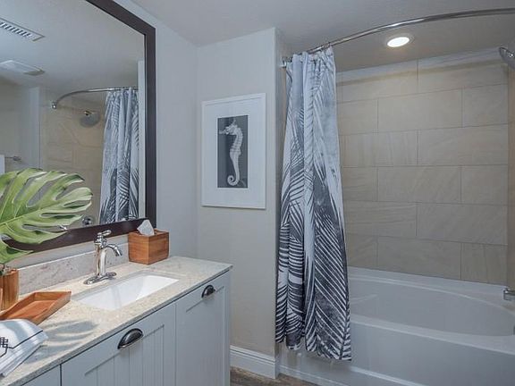3rd image of 1722 SE 17th St #614