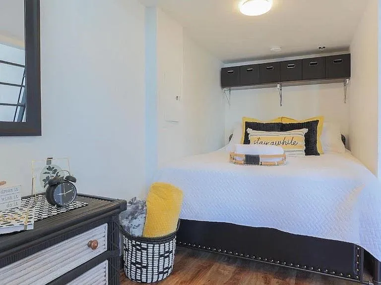 2004 N Howard Ave #203 — Photo 6