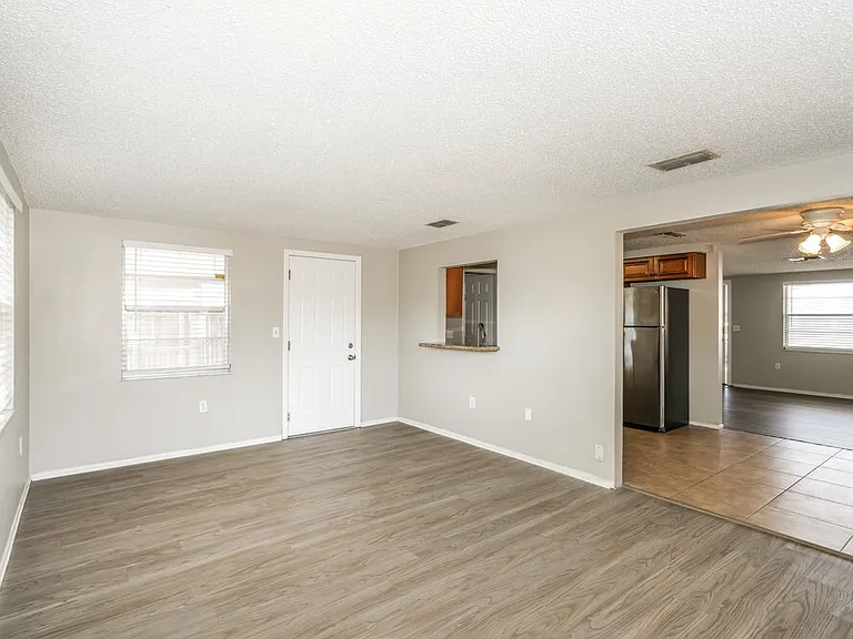 11610 Meadow Dr — Photo 9