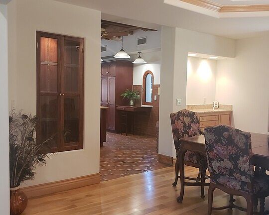 4th image of 343 Grove St