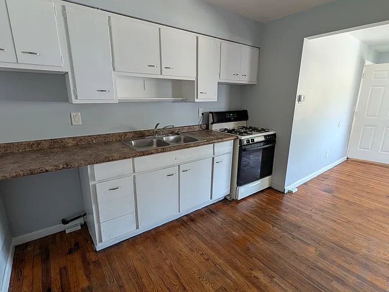 122 Clinton Springs Ave #3 — Photo 6