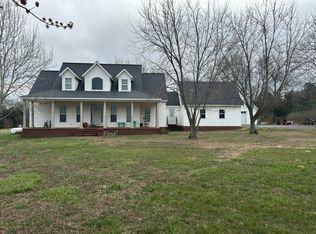 655 County Line Rd, Locust Grove, AR 72550