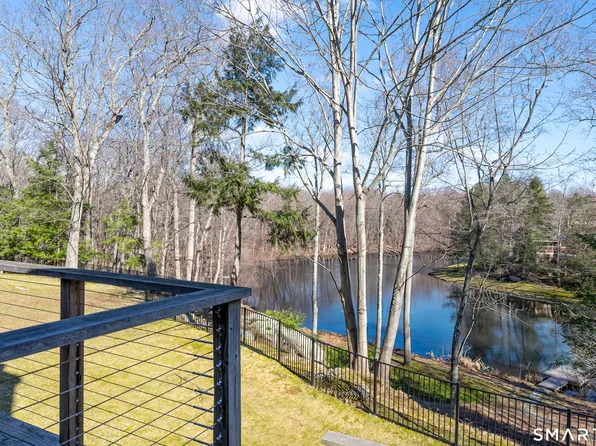 215 South Lake Drive, Stamford, CT 06903