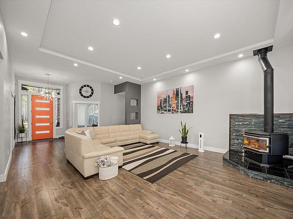 5th image of 6810 W Melville Rd