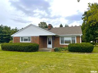 561 W Adams St, Greenview, IL 62642