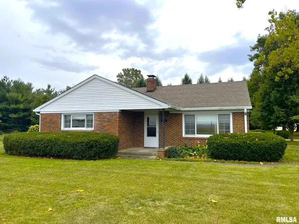 561 W Adams St, Greenview, IL 62642