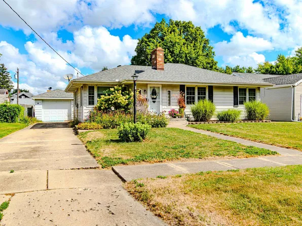 619 Spring St, Washington, IL 61571