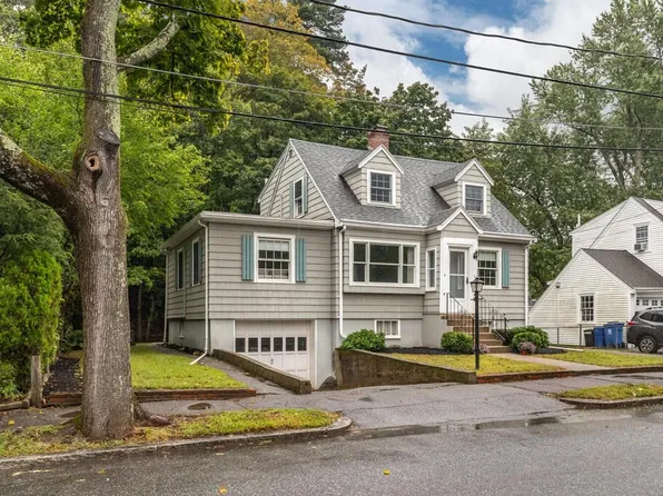 8 Crosby Rd, Wakefield, MA 01880