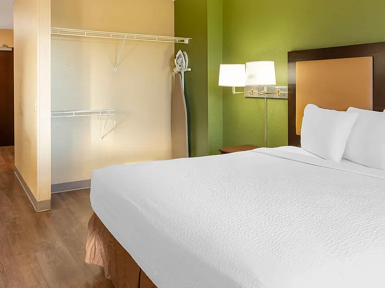 Studio Suite - 1 Queen Bed