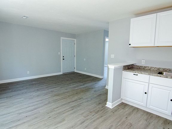 3rd image of 1005 Hillside Ave APT 4