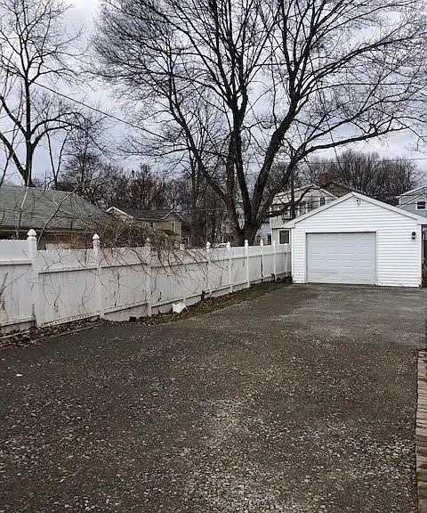 106 Gregory St — Photo 17