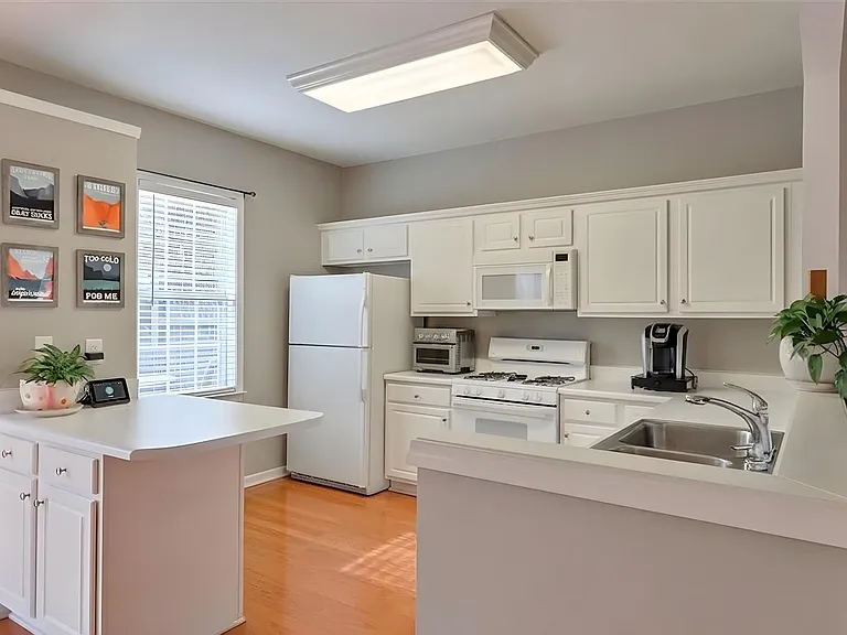 2326 Towneheights Ter SE — Photo 13