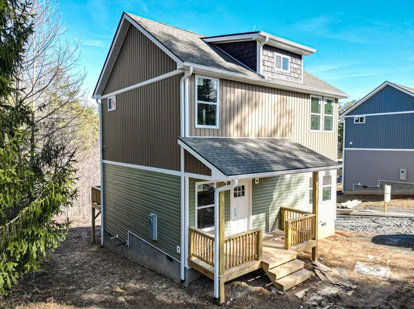 1051 Sharon Ridge Rd #2, Fairview, NC 28730