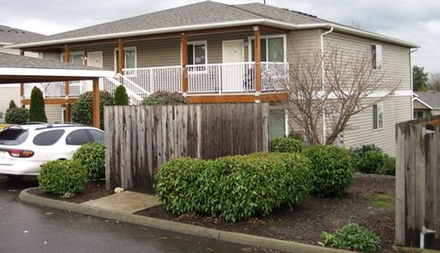 3 Bed, 2 Bath close to Downtown Ferndale — Photo 2