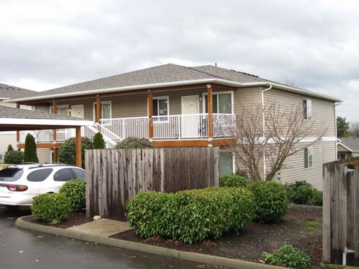 Building Photo - 5752 Legoe Ave #202
