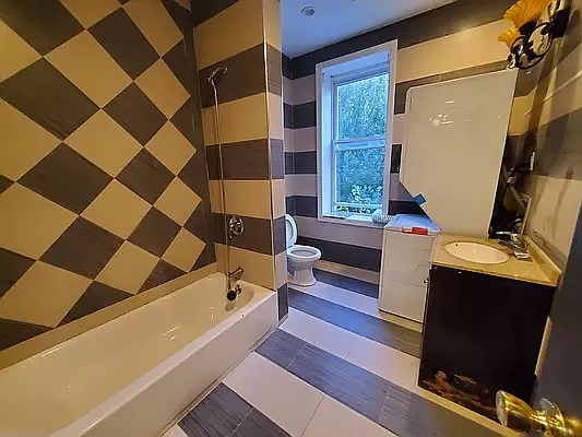 Rented by Friedman Mayer, LREB | media 9