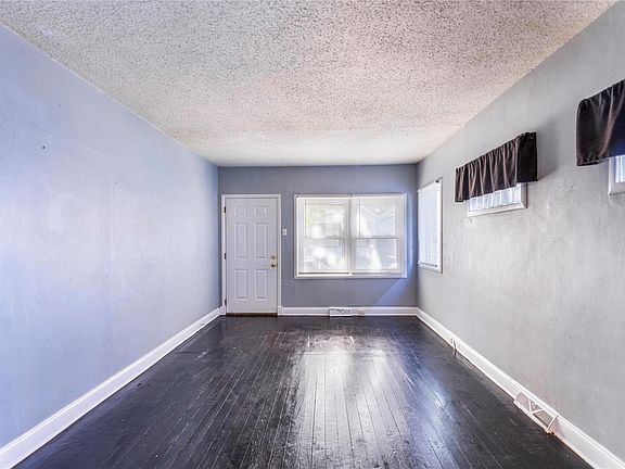 4th image of 4157 Wilmington Ave