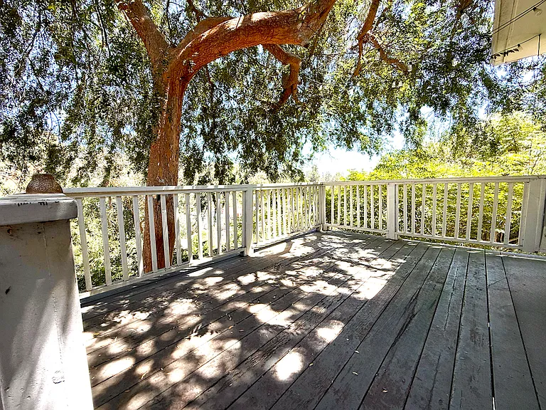 2042 N Alvarado St — Photo 1