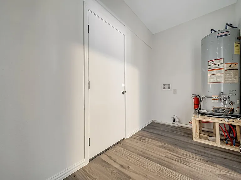 5204 Nichols St — Photo 12