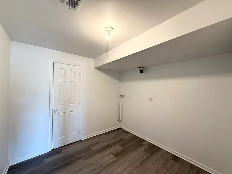 16848 Winston Ln — Photo 14