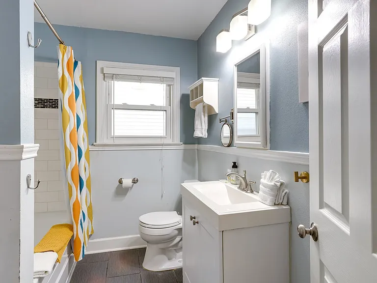 4517 Avenue P 1/2 — Photo 20