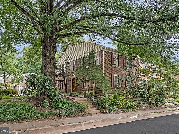2nd image of 2334 Harleyford Ct