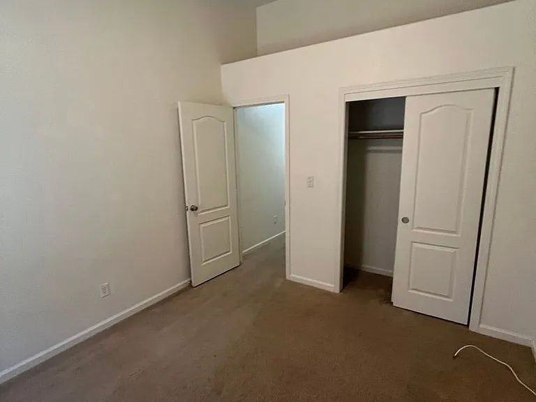 550 Castlerock Ave — Photo 11