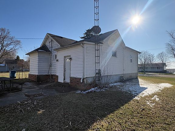 4th image of 4020 E 1553rd Rd