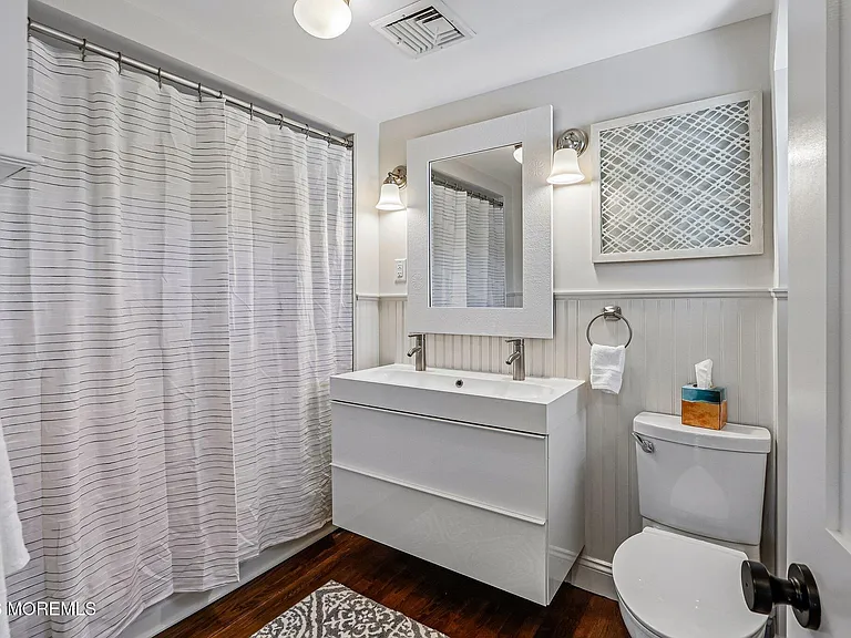 179 Bay Ave — Photo 23