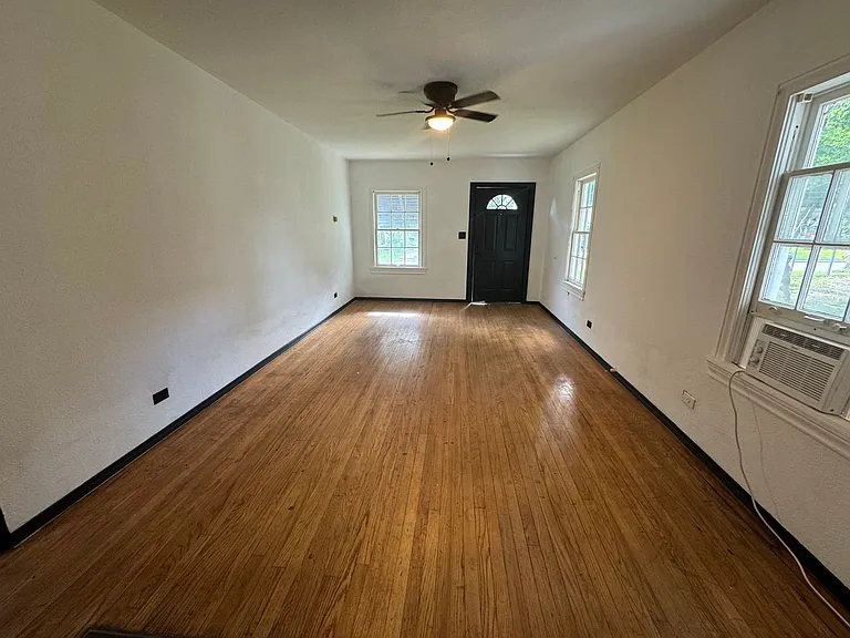 902 Burch St — Photo 7