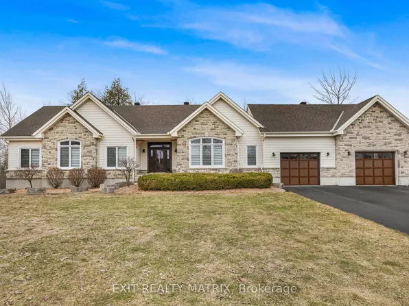 58 De La Seigneurie St, Champlain, ON K0B 1K0