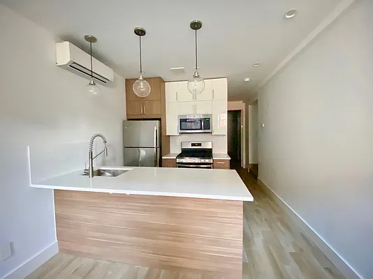 Rented by Compass | media 18