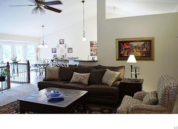 5th image of 407 Emmanuel Ct