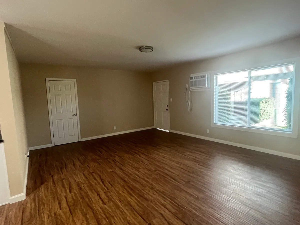 Building Photo - 14149 Vanowen St #1