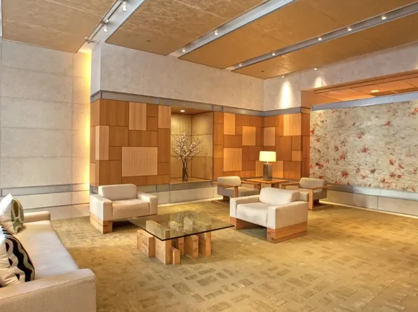 450 East 83rd Street image 8 of 11