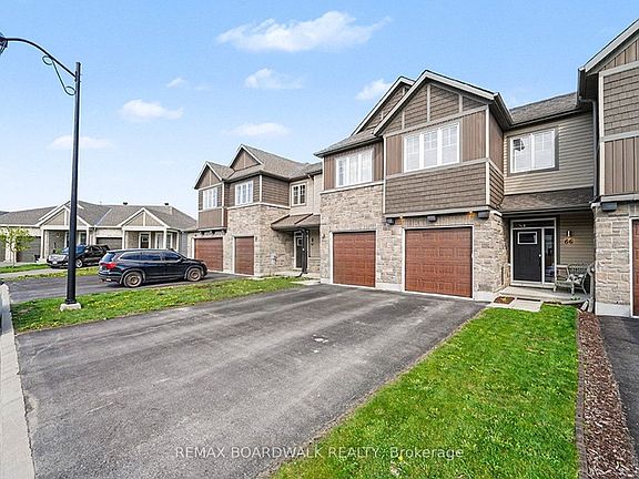 3rd image of 66 Riddell St