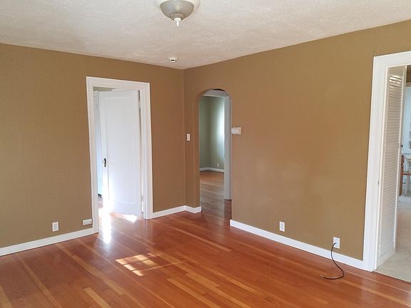 4th image of 2302 Bush Ave NW
