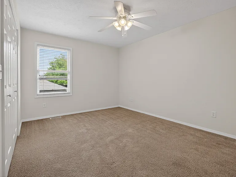 3 Ross Dr #6 — Photo 12