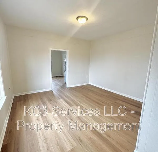 129 Brooklyn Ave — Photo 6